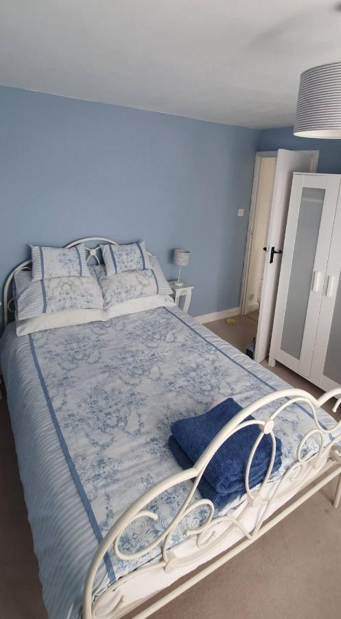 Beautiful 1 Bedroom Cottage With Courtyard. Діл Екстер'єр фото